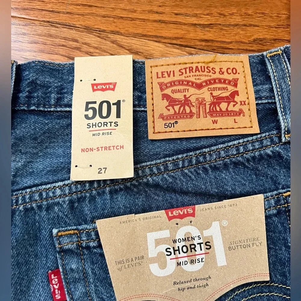 NWT- Levi’s 501 Women’s Shorts Middle Rise No Stretch Sz 27 - Picture 3 of 7